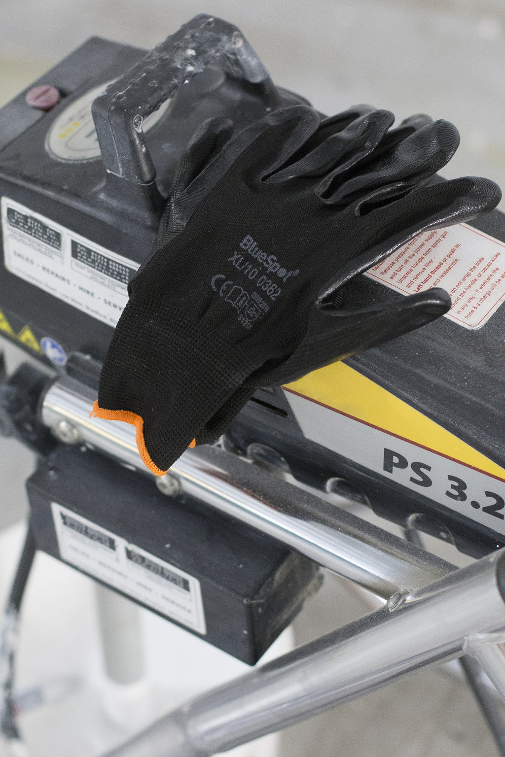 Blue Spot Tools Nitrile Grip Gloves (Medium)