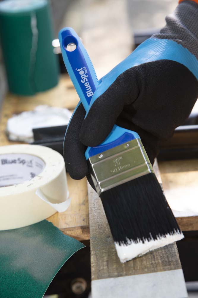Blue Spot Tools 5 PCE Synthetic Paint Brush Set with Soft Grip Handle (2 PCE 1", 2 PCE 1 1/2", 1 PCE 2")